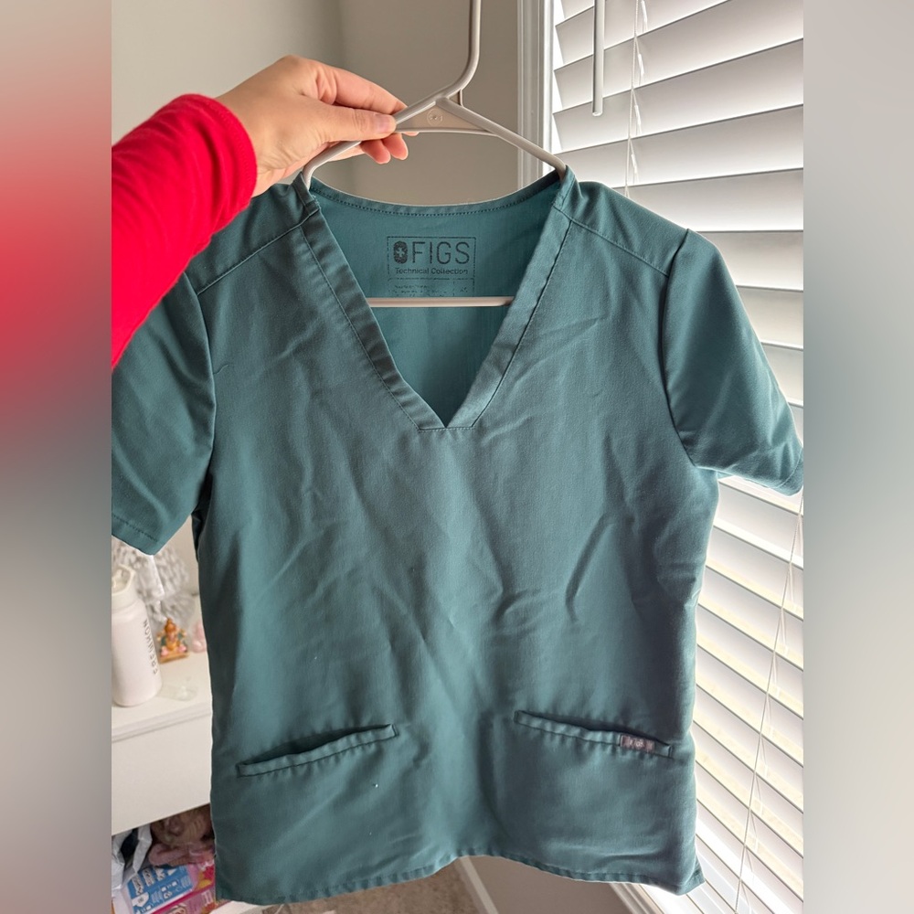 Figs Hydrogen Green Scrub top